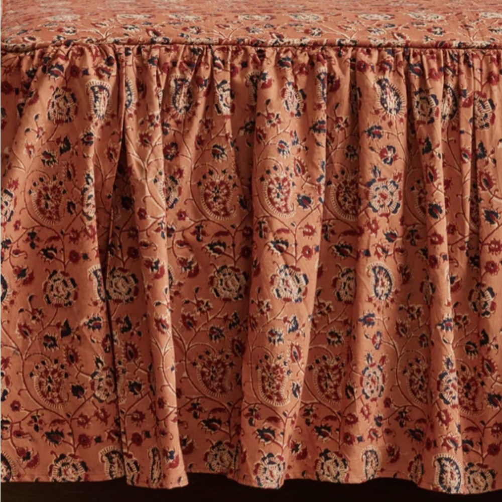 NIB Nickey Keyhoe Laurenline Ruffle Bedspread -KING